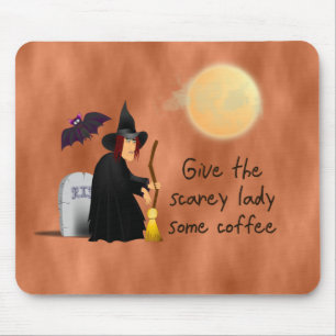Scarey Hexe vor Kaffee mousepad