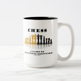Schach ein Spiel der strategischen Ausführung Zweifarbige Tasse