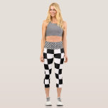 Schach Yoga Capri Leggings<br><div class="desc">Treten Sie mit Stil auf das Schachbrett in den Leggings des Schachmotivs Capri! Diese Leggings zeigen einen fesselnden Gesamtdruck von Schachmotiven,  die Strategie und Mode nahtlos vermischen. Egal ob Sie Schachfreunde sind oder einfach nur Liebe-einzigartige Drucke,  diese Capris bringen eine Touch Intellekt in Ihren Kleiderschrank.</div>