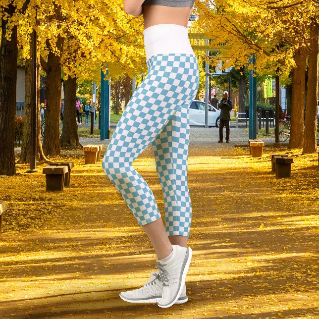 Schachbrett Blau Weiß  Capri Leggings (Checkerboard Blue White Capri Leggings)