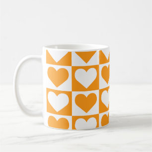 Schachbrett-Herzen-Muster - Orange und Weiß Kaffeetasse