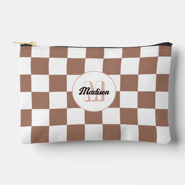 Schachbrett Quadrate Mocha-braunes Retro Monogramm Zubehörtasche (Vorderseite)