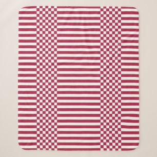 Schachbretter und Streifen mit roter und weißer Ge Sherpadecke