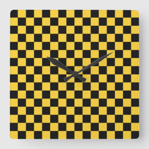 Schachbrettmuster in Schwarz und Gold Quadratische Wanduhr
