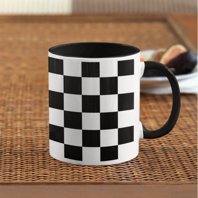 Schachbrettmuster in Schwarz und Weiß Tasse (Retro Black and White Checkers Mug)