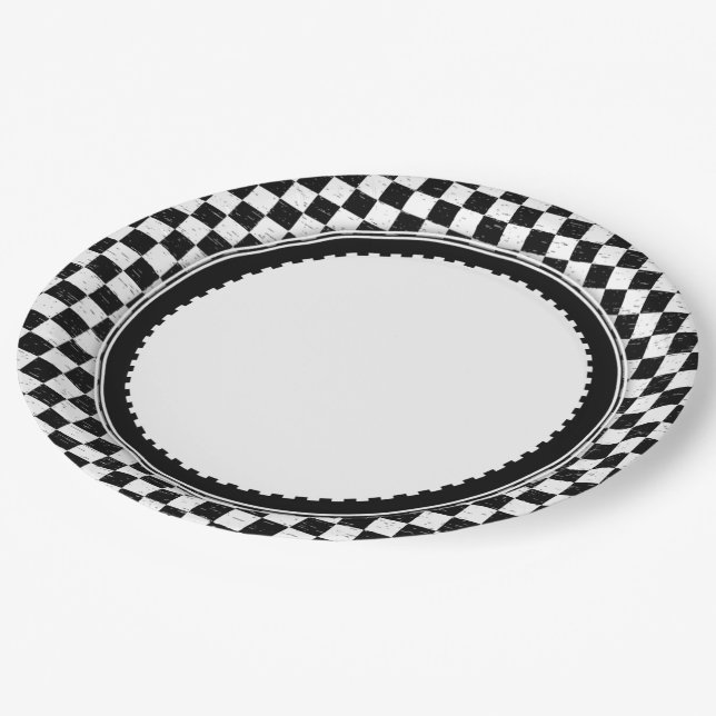 Schachbrettmuster Pappteller (Schrägansicht)