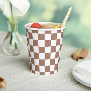 Schachbrettquadrate Mocha Braun Weiß geometrisch R Pappbecher