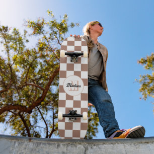 Schachbrettquadrate Mocha Braun Weiß Retro Monogra Skateboard