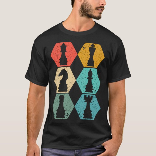 Schachspieler mit Schachfigur T-Shirt (Vorderseite)