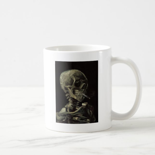 Schädel eines Skeletts mit brennender Zigarette Kaffeetasse (Rechts)