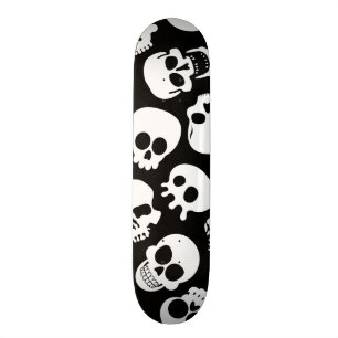 Schädel im schwarzen Hintergrund-Muster Skateboard