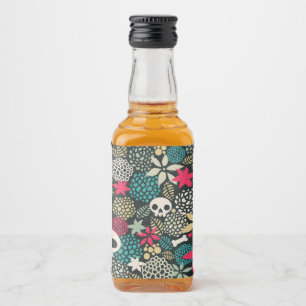 Schädel in Blume Alkoholflaschenetikett