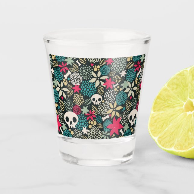 Schädel in den Blumen Schnapsglas (Vorderseite)