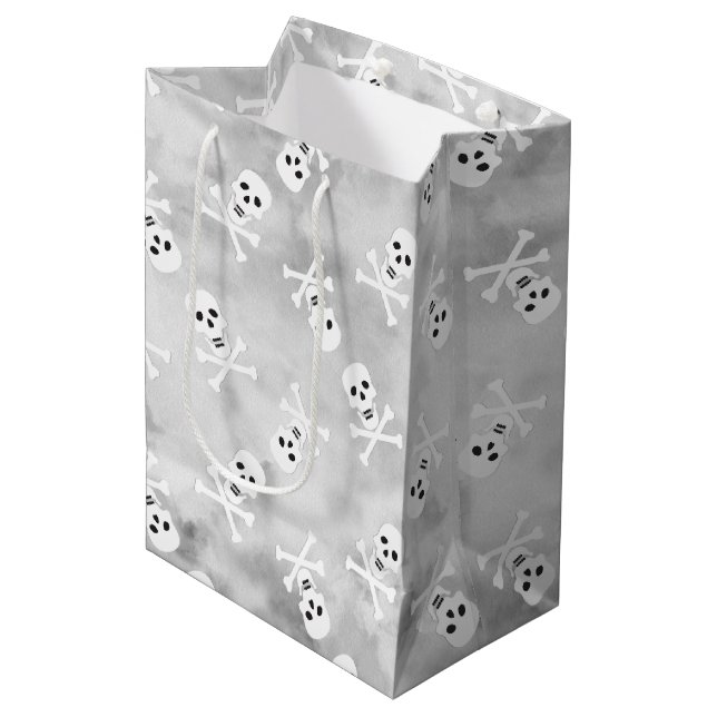 Schädel und Crossbones Graue Geschenktasche Mittlere Geschenktüte (Vorderseite Schrägansicht)