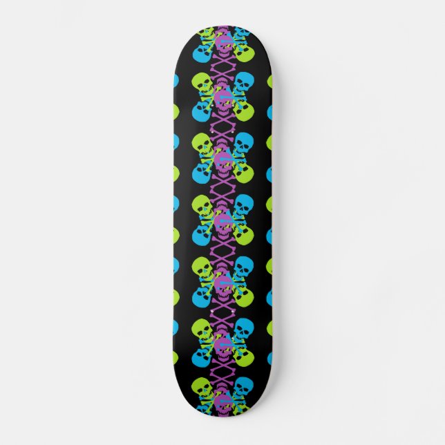 Schädel und Kreuzknochen Muster Skateboard (Vorderseite)