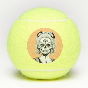 SCHÄDELFRAU TENNISBÄLLE