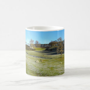 Schafe im frostigen Tal Kaffeetasse