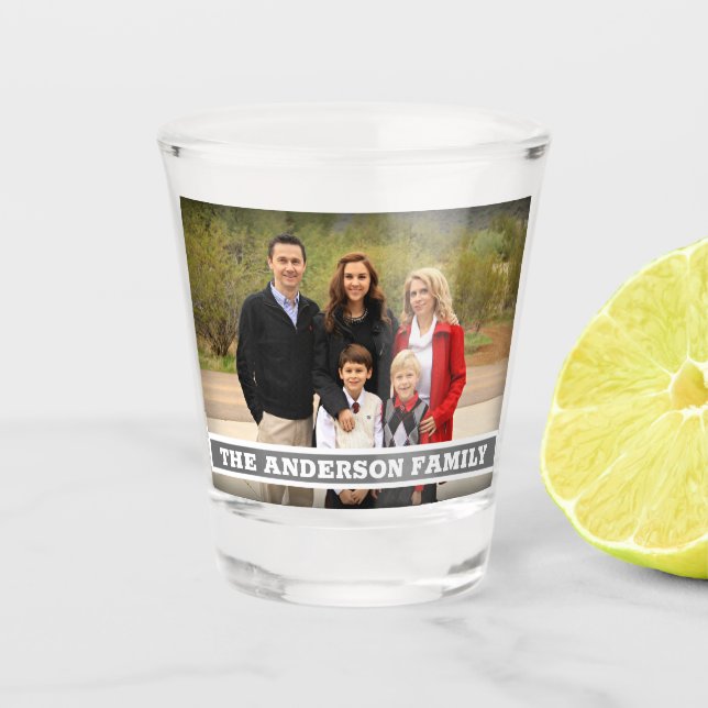 Schaffen Sie Ihr eigenes Familien-Foto-Monogramm Schnapsglas (Vorderseite)