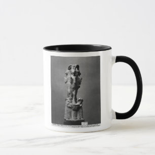 Schalenstand gebildet von drei Steinböcken Tasse
