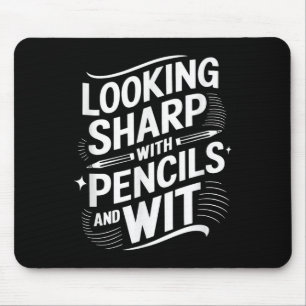 Scharfe Blicke auf die Stifte und die Augen Mousepad