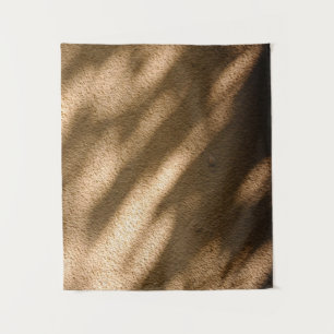 Schatten auf braunem Teppichboden Wandteppich