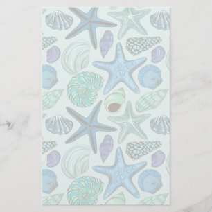 Schatten der blauen Seashells und des Briefpapier