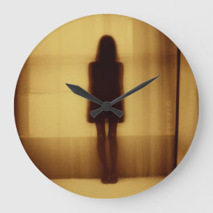 Schatten in den Tiefen des Lichts Große Wanduhr