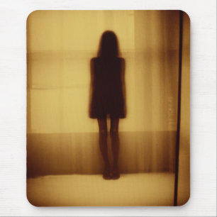Schatten in den Tiefen des Lichts Mousepad