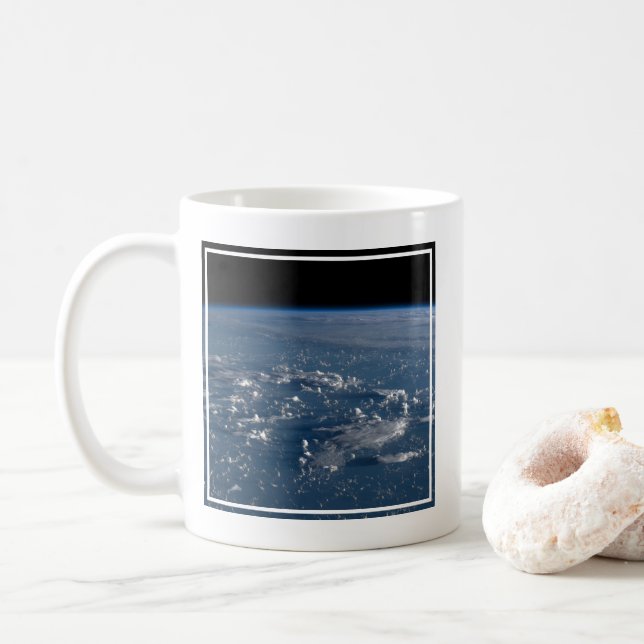 Schatten von Wolken über das philippinische Meer Kaffeetasse (Mit Donut)
