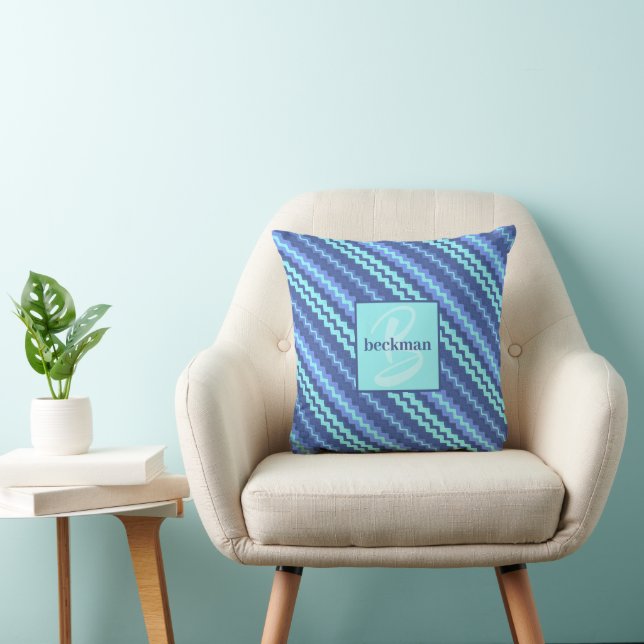 Schattierungen des Zickzack Mit Monogramm Blauen Kissen (Stuhl )