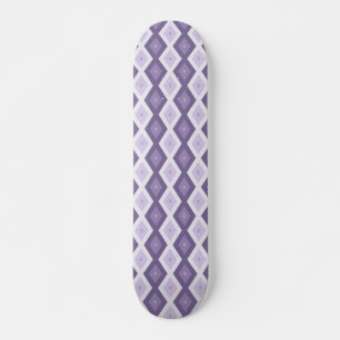 Schattierungen von Lavendeldiamanten Skateboard