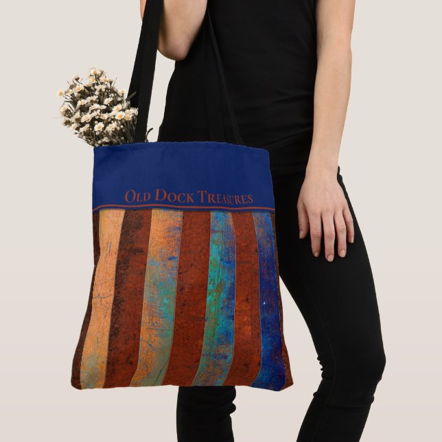 Schatz-Tasche 'Old Dock'. Rostiges Metall. Tasche (Von Nahem)