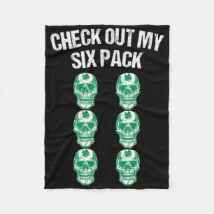 Schau Dir Mein Six Pack St Patricks Day Totenkopf Fleecedecke