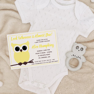 Schau, wer fast da ist! Gelbe Eulen-Babyparty Einladung