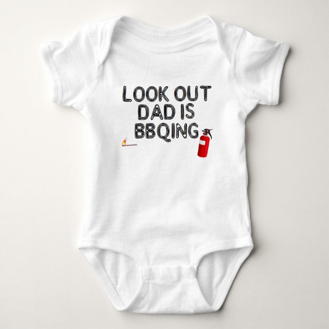 Schauen Sie heraus, der BBQing des Vaters! Baby Strampler (Vorderseite)