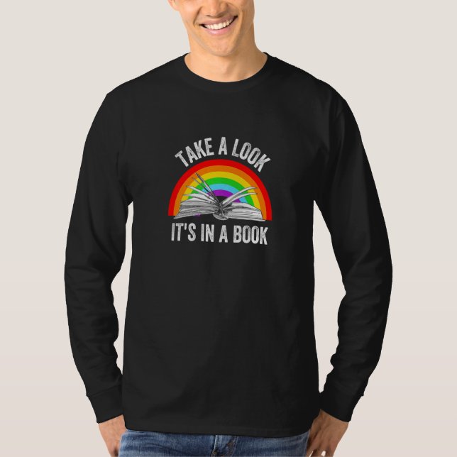 Schauen Sie in einem Buch, das Niedliche Regenboge T-Shirt (Vorderseite)