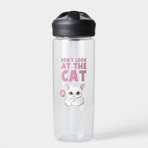 Schauen Sie sich die Katze nicht an - die sonnige Trinkflasche