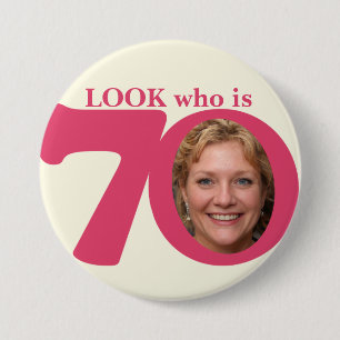 Schauen Sie, wer Spaßrosacremeknopf/-Abzeichen mi Button