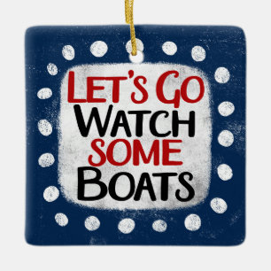 Schauen wir uns die Ornamente der Boote an