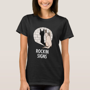 Schaukelkatze zeigt metallische Faust rockin Kitte T-Shirt
