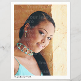 Schauspieler/Modell mit angehängtem Rückschlag Flyer