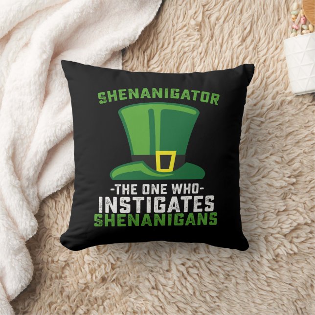 Schenigator der, der Shenanigans anstiftet Kissen (Decke)