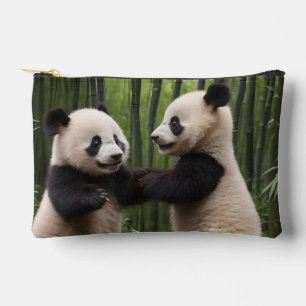 Scherenschnitte Wunder: Baby Pandas spielen im Wal Zubehörtasche