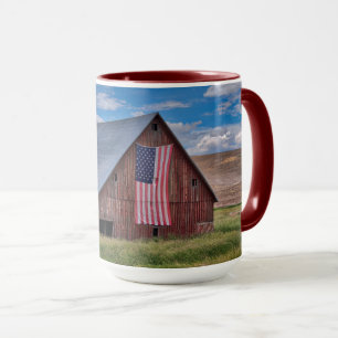Scheune mit amerikanischer Flagge   Colfax, Tasse