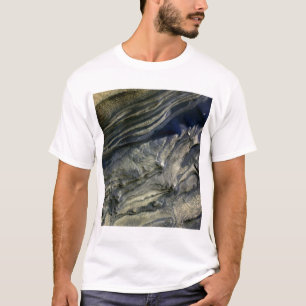 Schichten herausgestellt an der polaren Schlucht T-Shirt
