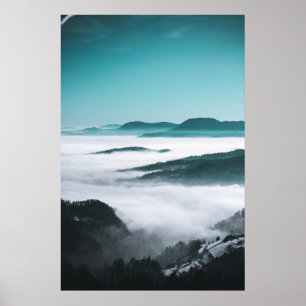 Schichten von Hügeln, Nebel und Bäumen Poster