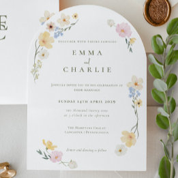 Schicke Boho-Pastell-Wildblumen-Hochzeit im Frühli Einladung