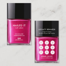 Schicke Flaschen für Hot-Pink-Nagellack im Nagelsa