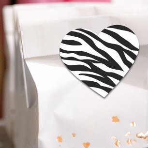 Schicke schwarze weiße Zebradruck-Safari-Geburtsta Herz-Aufkleber