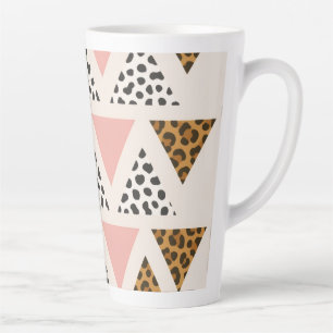 Schickes Leoparden- und rosafarbenes Dreiecksmuste Milchtasse